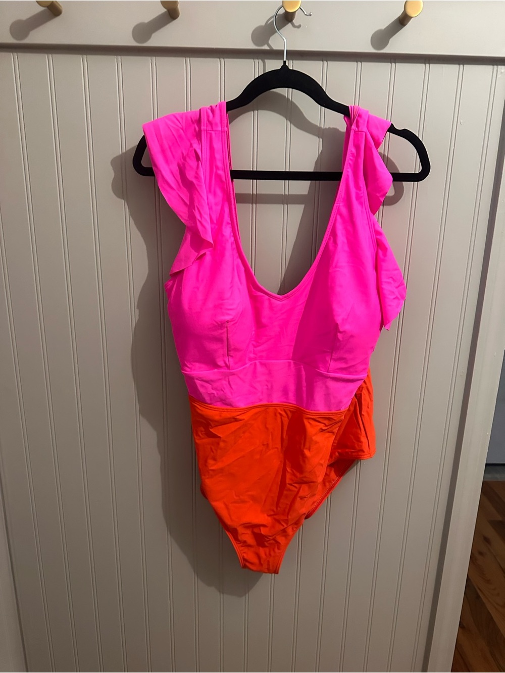 Chic Soul Two-Tone One-Piece Swimsuit in Neon Pink and Bright Orange
